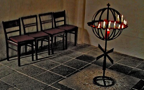 Kirchenst&uuml;hle - Kirche