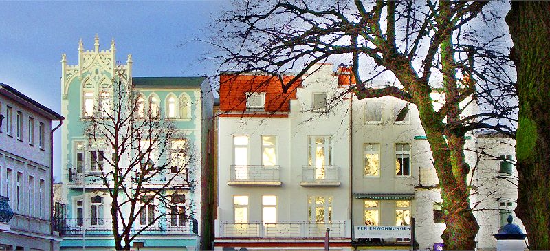 Kirchplatz in Warnemünde bei Rostock an der Ostsee - Mecklenburg-Vorpommern