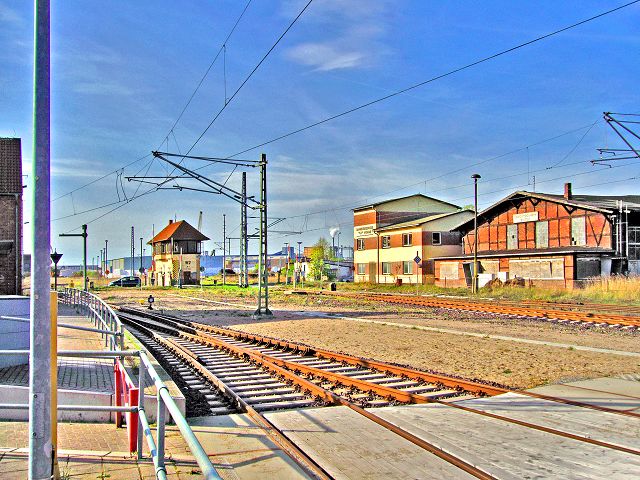 Stellwerk - Kontrollzentrum - An den Gleisen beim Wismarer Bahnhof