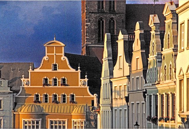 Wismar in Mecklenburg-Vorpommern - Die Wasserkunst auf dem Marktplatz in Wismar