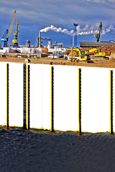 Industrie und Baustelle in Wismar